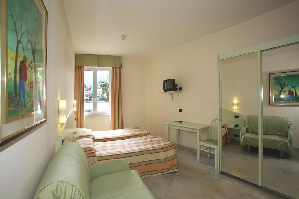 Hotel Elena Recco Exteriör bild